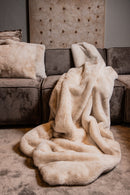 Linde Offwhite Faux Fur Bedspread Giftbox